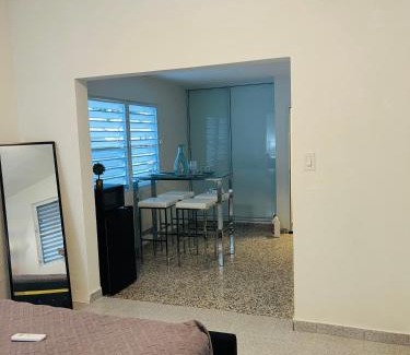 Cocos Apartamento | Beautiful Modern 1 bedroom Apartment mnts to beaches-WiFi AC