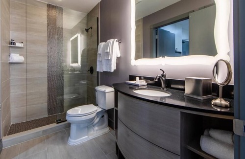 French Quarter Complejo | Beautiful Modern 1 Bedroom Signature @ Nola walking distance from Bourbon Street
