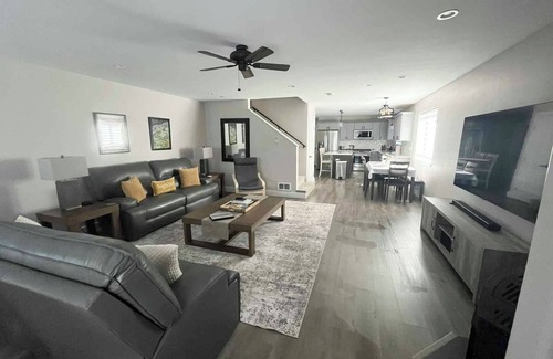 Gunnison Casa | Beautiful modern 3-bedroom Gunnison/Crested Butte retreat