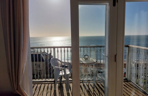 Ventnor Apartamento | Precioso ático moderno de 3 dormitorios, a tiro de piedra de la playa.