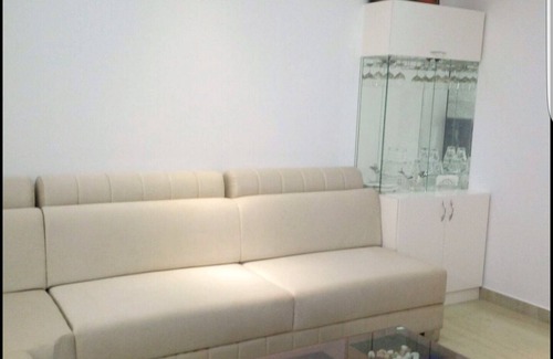 Faridabad Apartamento | Beautiful Modern 3 Bhk for Guest