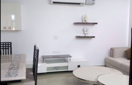 Faridabad Apartamento | Beautiful Modern 3 Bhk for Guest