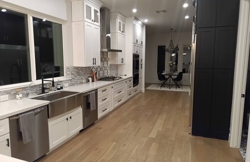 Avant Casa | Beautiful Modern 5 BR house, pool, sand volleyball court near Kierland & Quarter