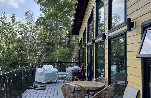 Sioux Narrows Nestor Falls Cabaña | Beautiful modern lake house with hot tub, lakefront.