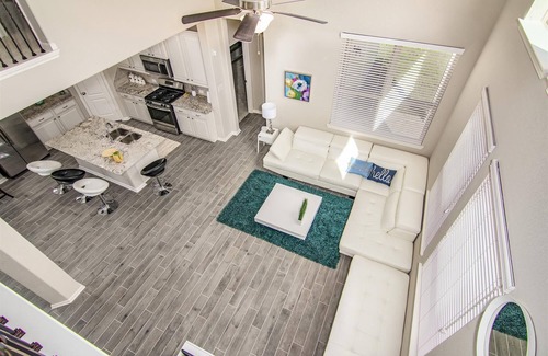 Central Southwest Casa | Hermosa casa completa moderna 10 millas al centro de la ciudad!