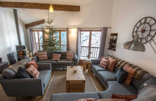 Les Varcins Chalet De Esquí | Hermoso y moderno chalet para 14 personas con gran jacuzzi al aire libre y vistas impresionantes
