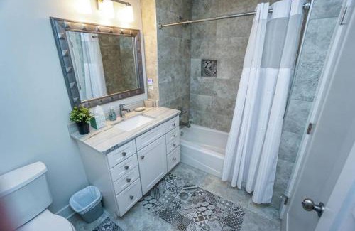The Old Commons Casa | Beautiful, Modern Getaway in Historic Downtown Beaufort