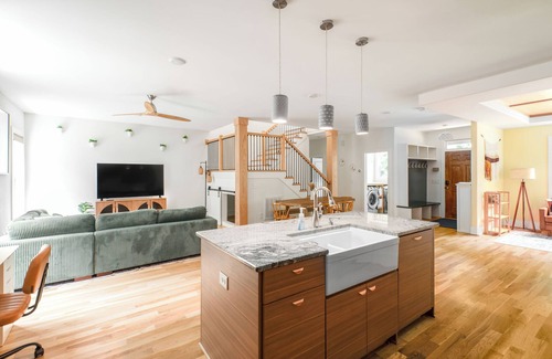 Cedar Grove Casa | Beautiful Modern Home Retreat with Private Lake on 15 acres