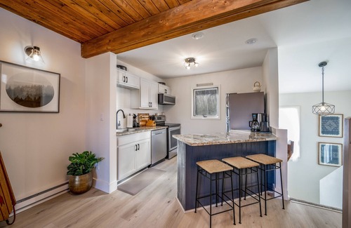 Hunter Casa | Beautiful Modern Hunter Mountain Retreat - Great Hiking!