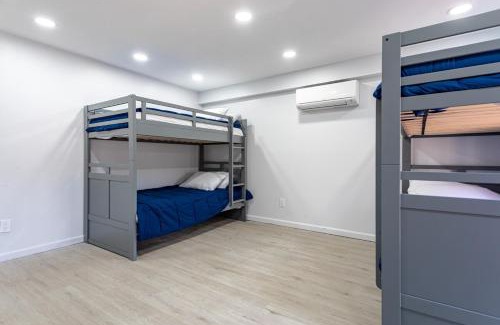 Bushkill Casa | Beautiful Modern Lodge! Indoor Hot Tub - Game Room