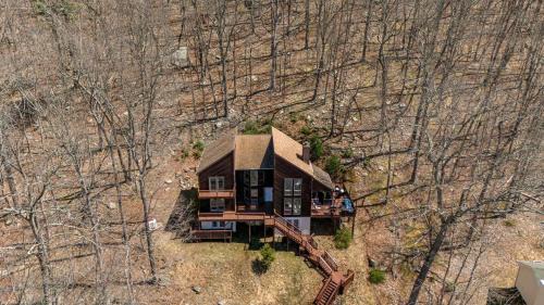 Bushkill Casa | Beautiful Modern Lodge! Indoor Hot Tub - Game Room
