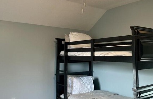 Fairview Casa | Beautiful Modern Mountain Home! Great location! Sleeps 10