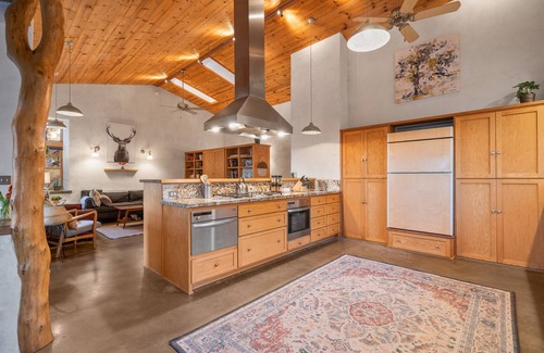 Sonora Casa | Beautiful, Modern Straw Bale House