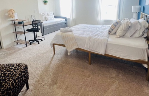 Auburn Casa | Beautiful Modern Townhouse in Auburn GA