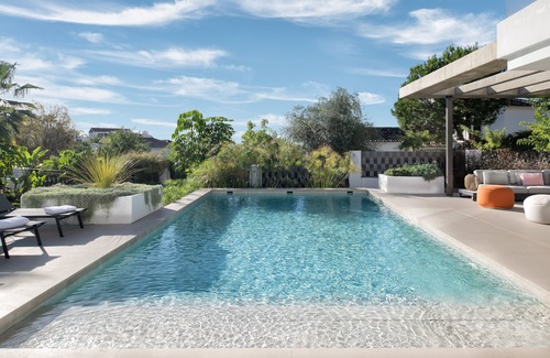 Nueva Milla de Oro Villa | Beautiful Modern Villa 10 minutes from Marbella