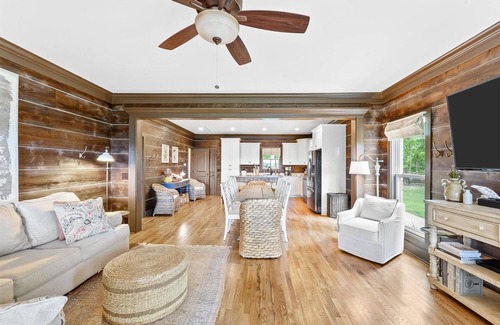 Monteagle Casa | 5BR-MARCA Nuevo Monteagle Bluff Brick VRBO w Ver! Sleeps12 +, lugar de RV y 5 acres