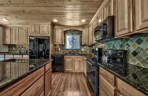 Pioneer Trail Casa | Beautiful mountain meadow setting! AC, spa, skeeball, shuffleboard, foosball, ++
