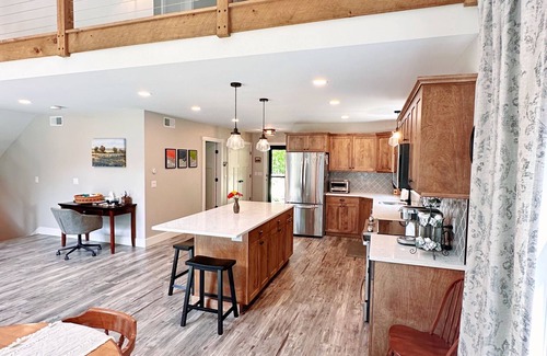 Montgomery Center Casa | Beautiful Mountain Cabin near Jay Peak Resort!