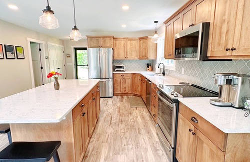 Montgomery Center Casa | Beautiful Mountain Cabin near Jay Peak Resort!