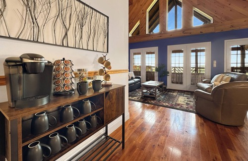 Wolf Laurel Casa | Beautiful Mountain Home: 6BR/4BA Hot Tub+Game Room+Golf+Views