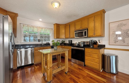 Wolf Laurel Casa | Beautiful Mountain Home: 6BR/4BA Hot Tub+Game Room+Golf+Views