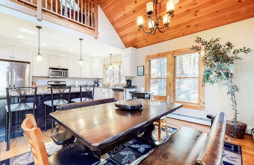 Bartlett Casa | Beautiful mountain home with private hot tub, fireplace & firepit - ski nearby