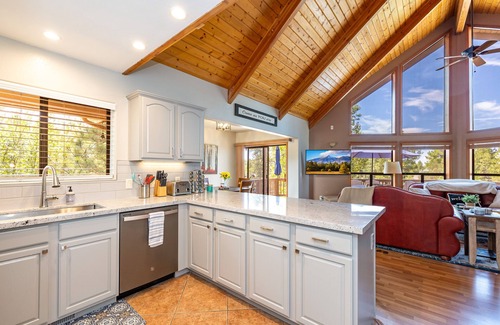 Munds Park Cabina | Beautiful Mountain Lodge nestled in the Ponderosa Pines of Munds Park