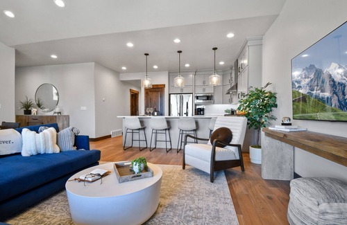 Park City Casa | Beautiful Mountain Townhome getaway sleeps 11