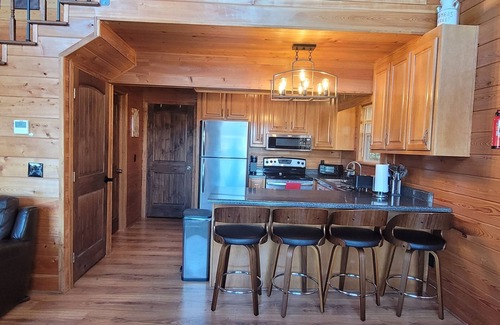 Hiawassee Cabina | Beautiful Mountain Views, Fast WiFi, No Pet Fees