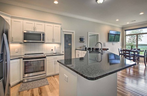 Hot Springs Cabina | Beautiful Mountaintop Views! 16 Private Acre Home