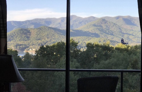 Hiawassee Cabina | $ 75-80Nt 4 / 19-25! Wow Mtn View 50 ”TV ¡Estacionamiento cubierto de futbolín cubierto!