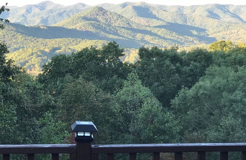 Hiawassee Cabina | $ 75-80Nt 4 / 19-25! Wow Mtn View 50 ”TV ¡Estacionamiento cubierto de futbolín cubierto!