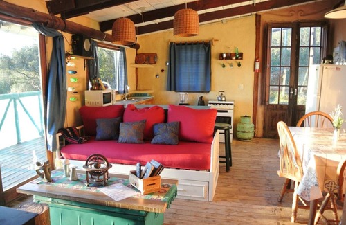 La Floresta Casa | Hermosa casa de barro en Villa Serrana con WIFI