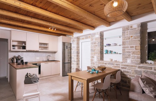 Kamilari Casa | Beautiful natural stone vacation home in the south of Crete (Kamilari) - sea view!