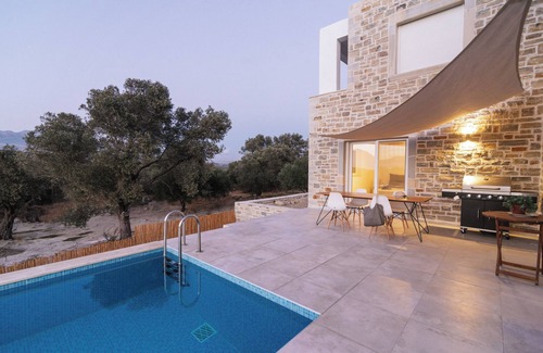 Kamilari Casa | Beautiful natural stone vacation home in the south of Crete (Kamilari) - sea view!