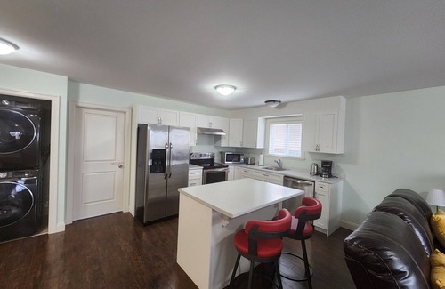 Sardis Casa | Beautiful Nest: 2 Bedroom Ground Suite.