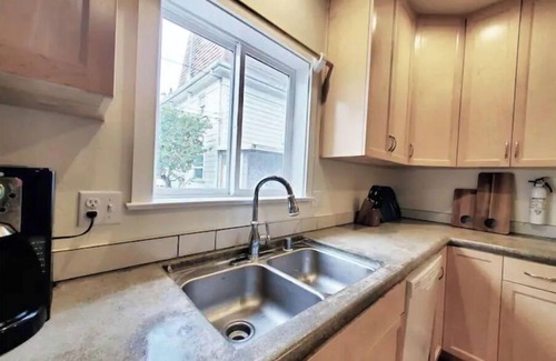 Downtown Casa | Beautiful New 3 Bedroom Home with Garage.