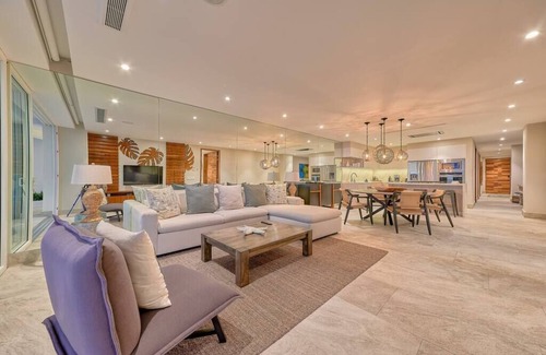 Conchas Chinas Apartamento | Beautiful New 3BR Condo at Indah