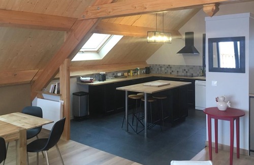 Murat-le-Quaire Casa | Precioso chalet nuevo para 12 personas.