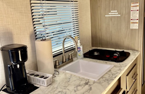 Loughman Alquiler De RV | Beautiful new cozy camper!