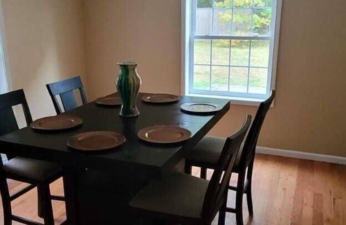 Leominster Casa | BEAUTIFUL NEW ENGLAND HOME NEAR WACHUSETT MTN, WORCESTER JUST 1HR BOSTON, NH, VT