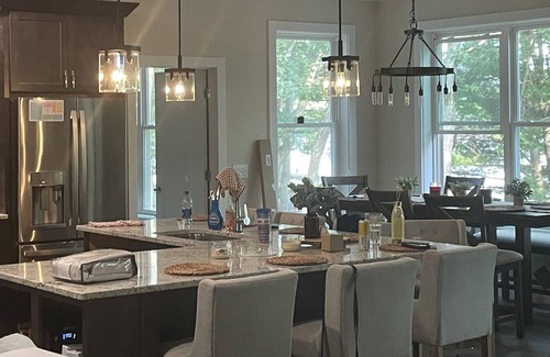 Free Soil Casa | Beautiful New Gunn Lake Home