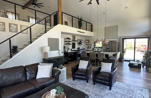 Acworth Casa | Beautiful new Lake house with direct views of Lake Allatoona