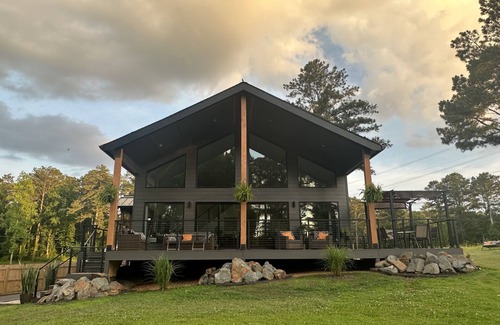Acworth Casa | Beautiful new Lake house with direct views of Lake Allatoona
