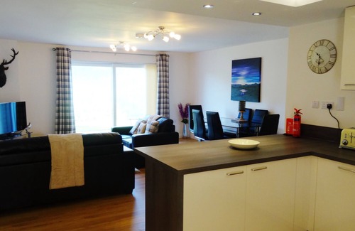 Spean Bridge Apartamento | Hermoso nuevo Loch-Side Casa en el corazón de las Tierras Altas de Escocia