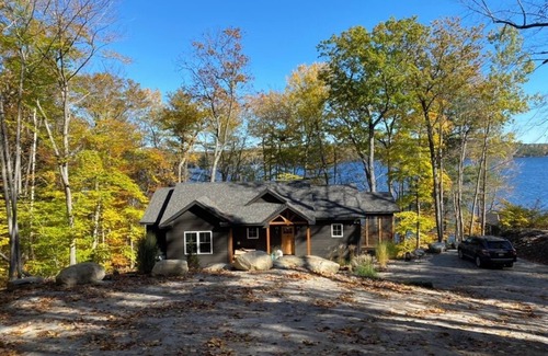 Bridgton Casa | Beautiful new modern cabin with 100 feet of shoreline on Long Lake