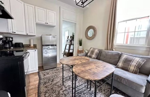 Tulane - Gravier Casa | Beautiful New Orleans Shotgun Home 7 mins to FQ