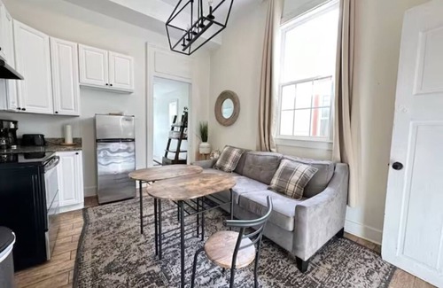 Tulane - Gravier Casa | Beautiful New Orleans Shotgun Home 7 mins to FQ