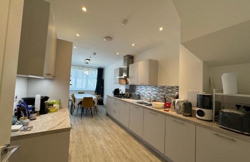 Great Baddow Apartamento | Beautiful Newbuild 5 bedroom Town House