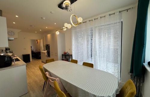 Great Baddow Apartamento | Beautiful Newbuild 5 bedroom Town House